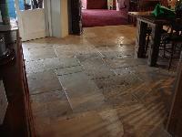 ANCIENT FLOORING IN RECOVERY STONE OF PIERRE DE BOURGOGNE AGE 1700 ORIGINAL CUT 5 CM. IN PALETT FROM M2.10, 50 Cad.FOR EXPORT IN STOCK (GUARANTEED TRANSPORT)<br>
MATERIAUX ANCIENS IN STNE OF BOURGOGNE,RECLAIMED ANTIQUE LIMESTONE